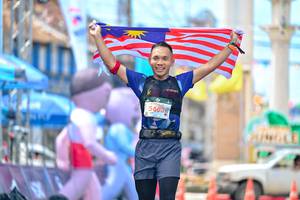 BIB: 5603
                            <button type="button" onclick="openModal(24883043)" class="btn btn-primary btn-sm float-right btn-popup" data-toggle="modal" data-target=".modal-high-quality">
                        <i class="fas fa-shopping-cart"></i> Add to Cart
                    </button>
                                            <button type="button" onclick="isThisMe(24883043, true)" class="btn btn-success btn-sm float-right btn-popup btn-isme hidden" data-toggle="tooltip" data-placement="bottom" title="นี่คือรูปของคุณใช่ไหม คลิกที่นี่เพื่อเอาเข้าอัลบั้ม">
                        <i class="fas fa-plus"></i> Add to album
                    </button>
                    <button type="button" onclick="isThisMe(24883043, false)" class="btn btn-warning btn-sm float-right btn-popup btn-isnotme hidden">
                        <i class="fas fa-ban"></i> Remove from album
                    </button>